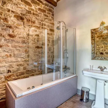 Castello Di Gubbio By Mmega Villa Colpalombo